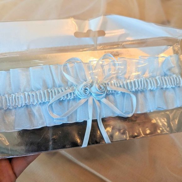 Flower & vine pearl hair comb + 5 more wedding accessories bundle - Picture 5 of 10